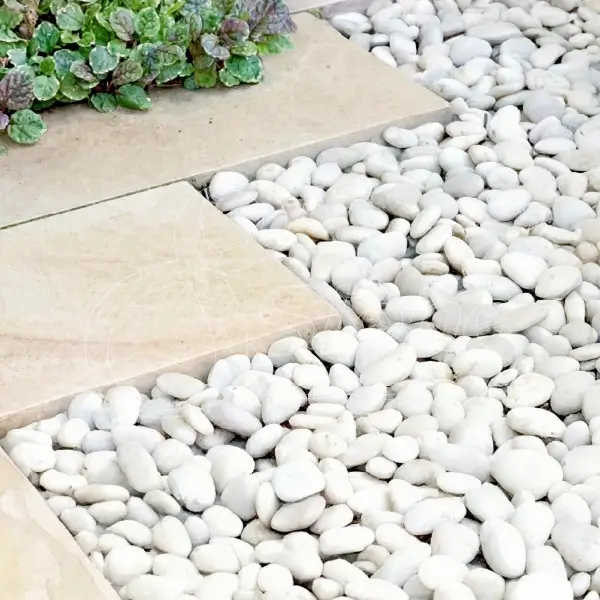 หินมิลกี้ ไวท์ (Milky White Stone)